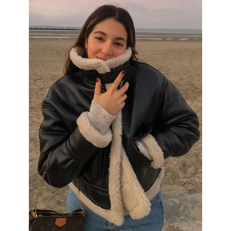 Рисунок 4 - Женская куртка из искусственной кожи