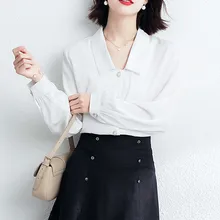 

Fashion Women's Shirt Satin Vintage Ladies Tops 2022 Spring New Long-sleeve Blouse Soild Pearl Button Up Shirt OL Women Clothing