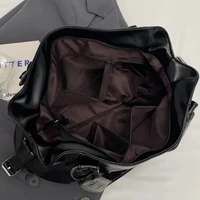 Sac à bandoulière spacieux de marque rétro pour femmes, sac à bandoulière classique de luxe de couleur unie, fourre-tout en cuir PU souple de grande capacité 6