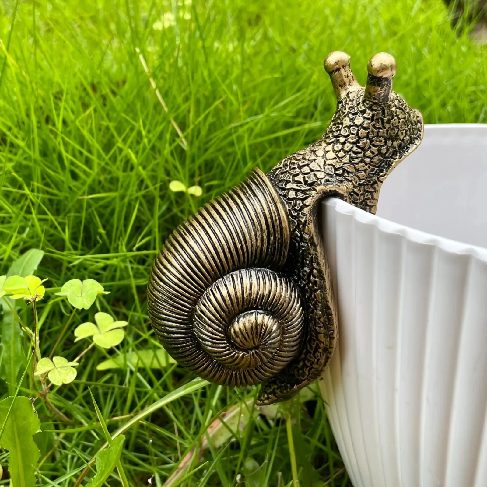 Vintage Bronze Snail Statue Planter Garden Decoration Resin Art Outdoor Patio Lawn Fence Ornament