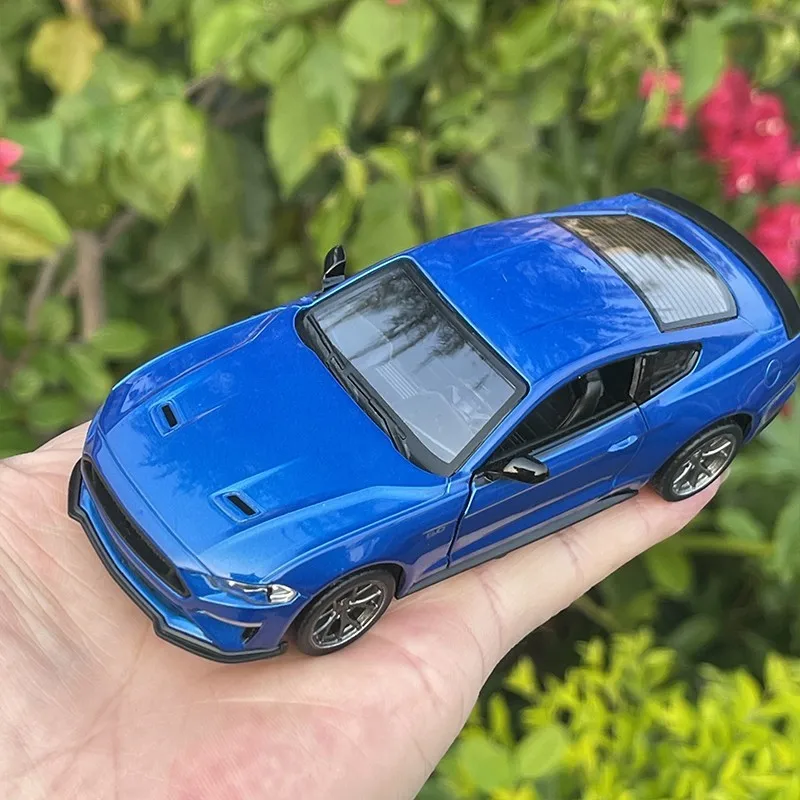 1:34 Ford Mustang GT 2018 Muscle Car Alloy Car Die Cast Toy Car Model Sound and Light Children's Toy Collectibles Birthday gift 5