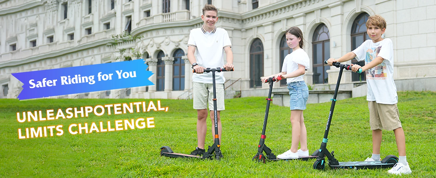 Boční pohled na koloběžku R15 ukazující rám a kola