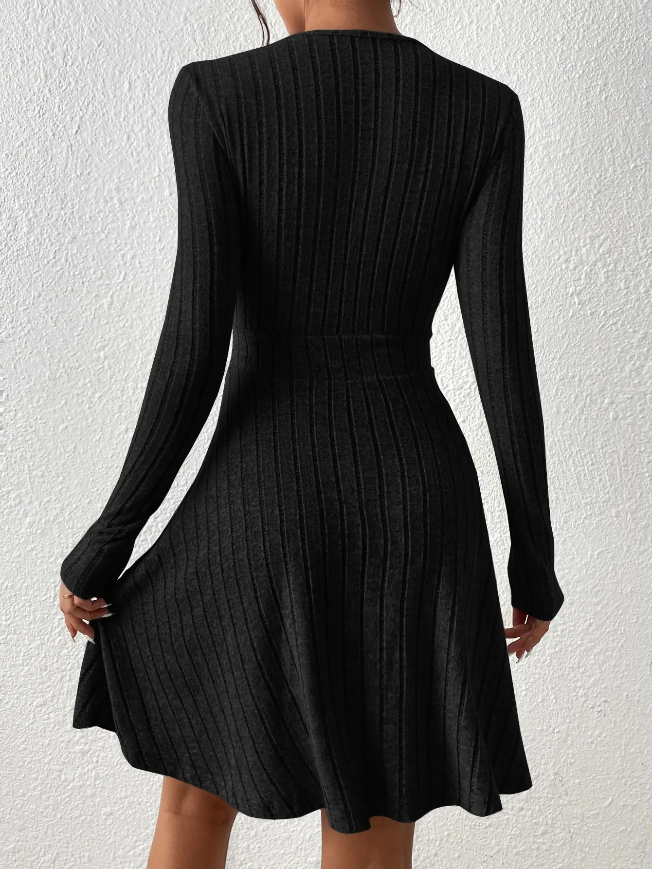Autumn and Winter New Women's Knitted Slim Sexy Sheath Dress Waist Slimming Inside a Short Bag Hip Little Black Dress 2