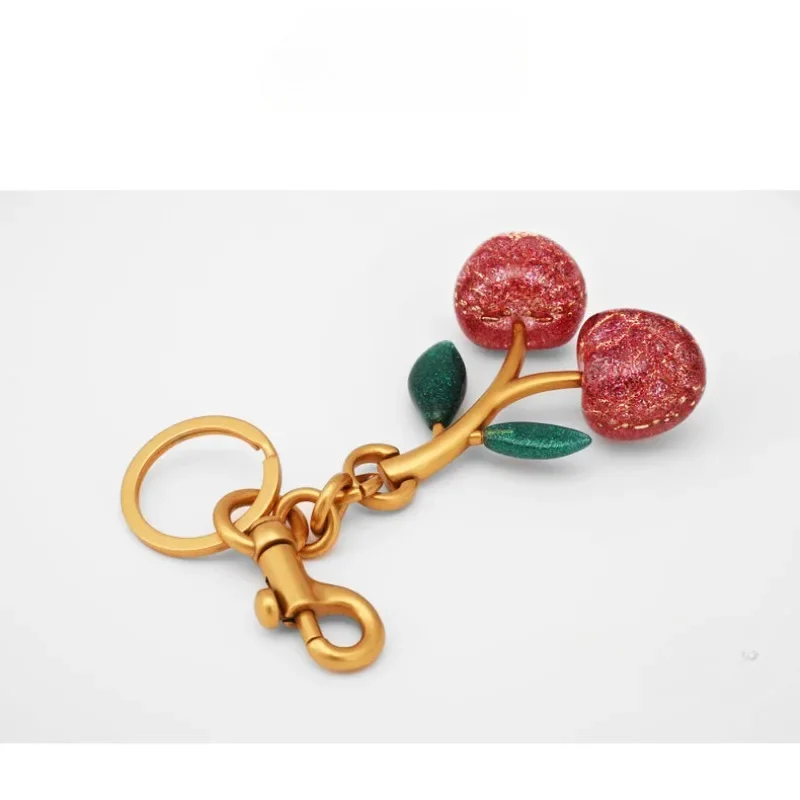 Porte-clés Cerise En Résine Rouge Brillante - Breloque élégante Avec Anneau Doré, Cadeau Femme Tendance