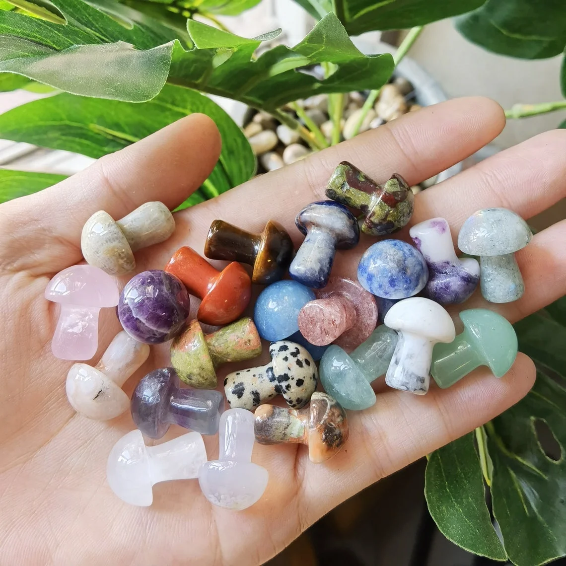 5Pcs Mystery Semi Precious Natural Stone No Hole Gem Craft Healing Quartz Mini Mushroom Crystal Carved Stone Mushroom Crystal
