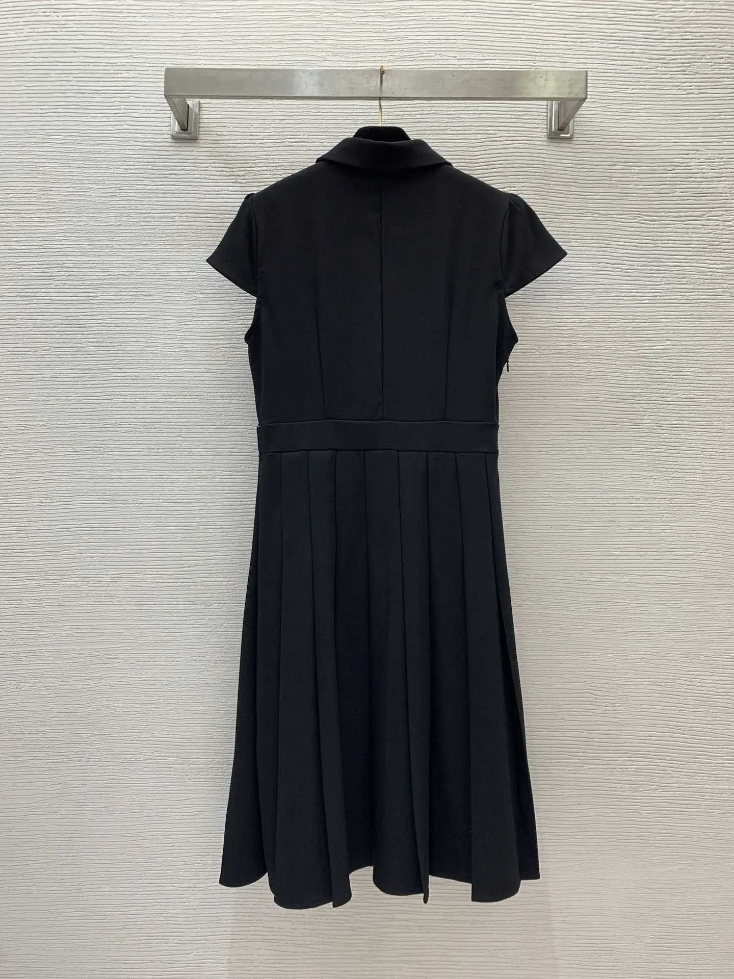 

Elegant Office Ladies Dress Female Summer Long Dress Short Sleeve Midi Dress Original Designer Metal Logo Black White Dress