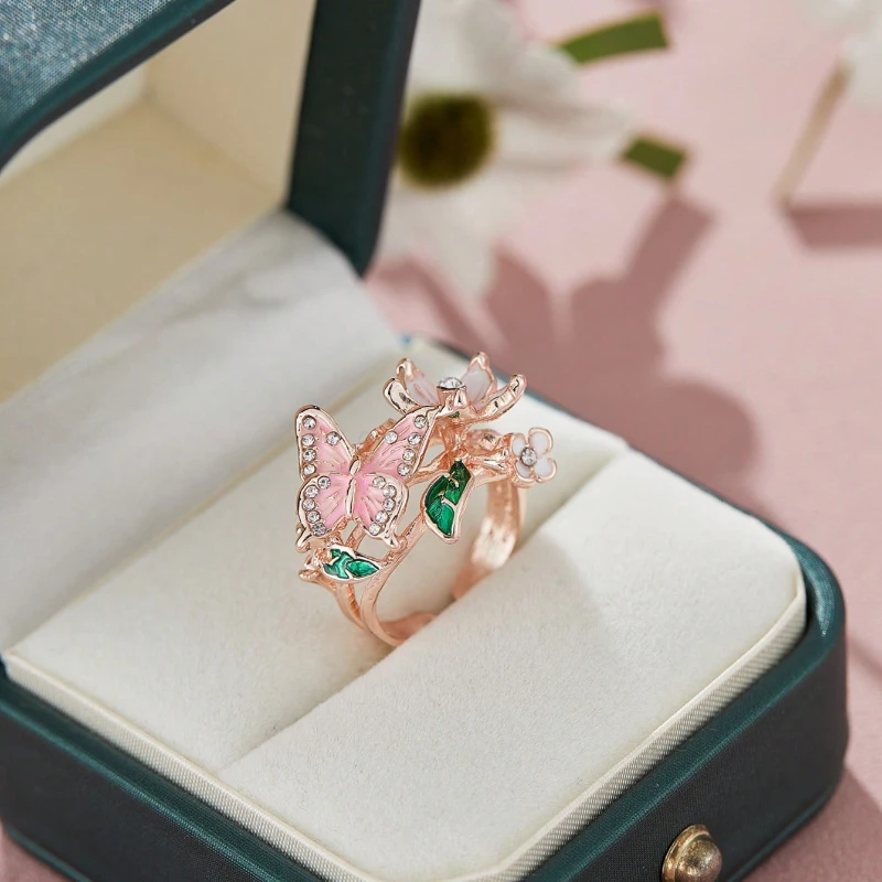 Elegant Ring Presentation