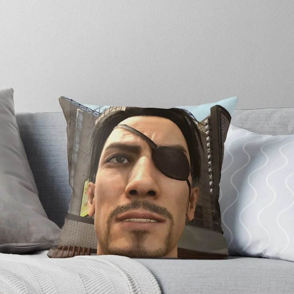 

Роскошная наволочка для подушки Goro Majima, новый год