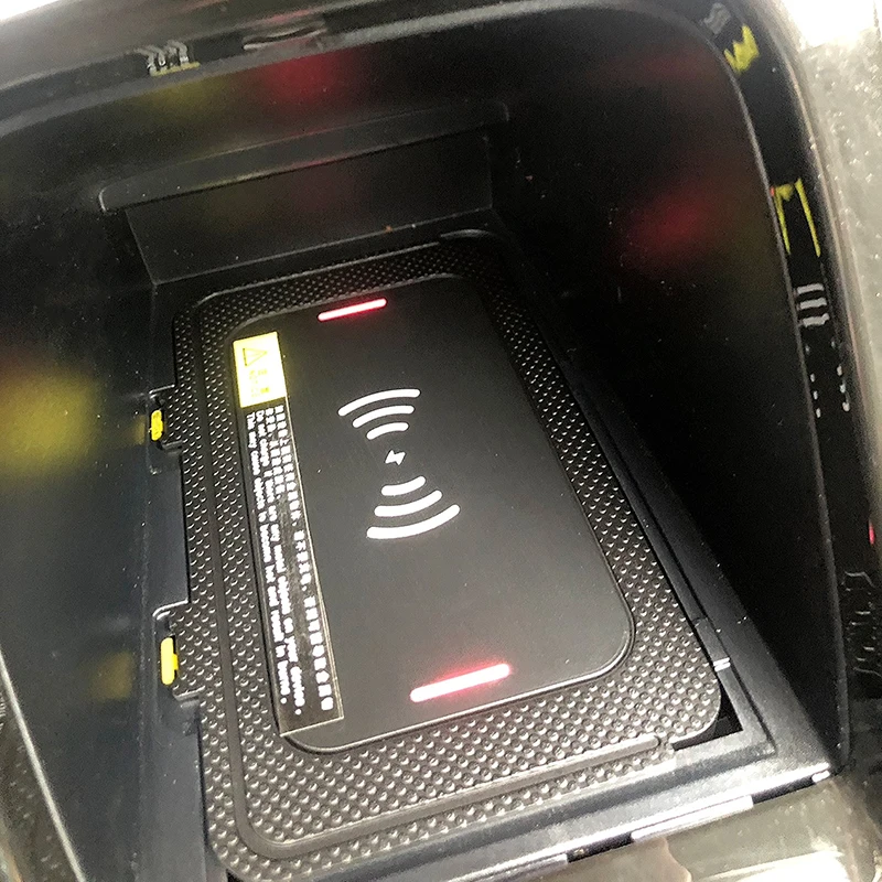 Een draadloze telefoonlader achteraf inbouwen in de 1e Ed? | Speak EV - Electric Car Forums