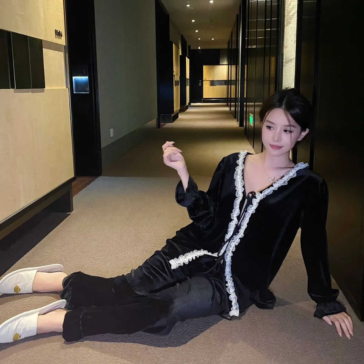 Wild Rose Golden Velvet Pajamas V-neck Lace Long Sleeve Two Piece Korean Edition Lace up Cardigan Home Fur