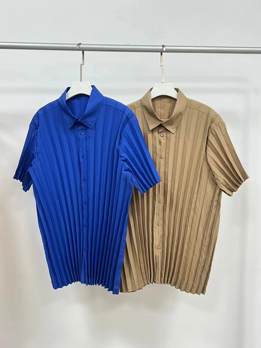 Men Summer Shirt Short Sleeve Lapel Pleats Pleated Solid Color Business Casual Blouse Short Jacket