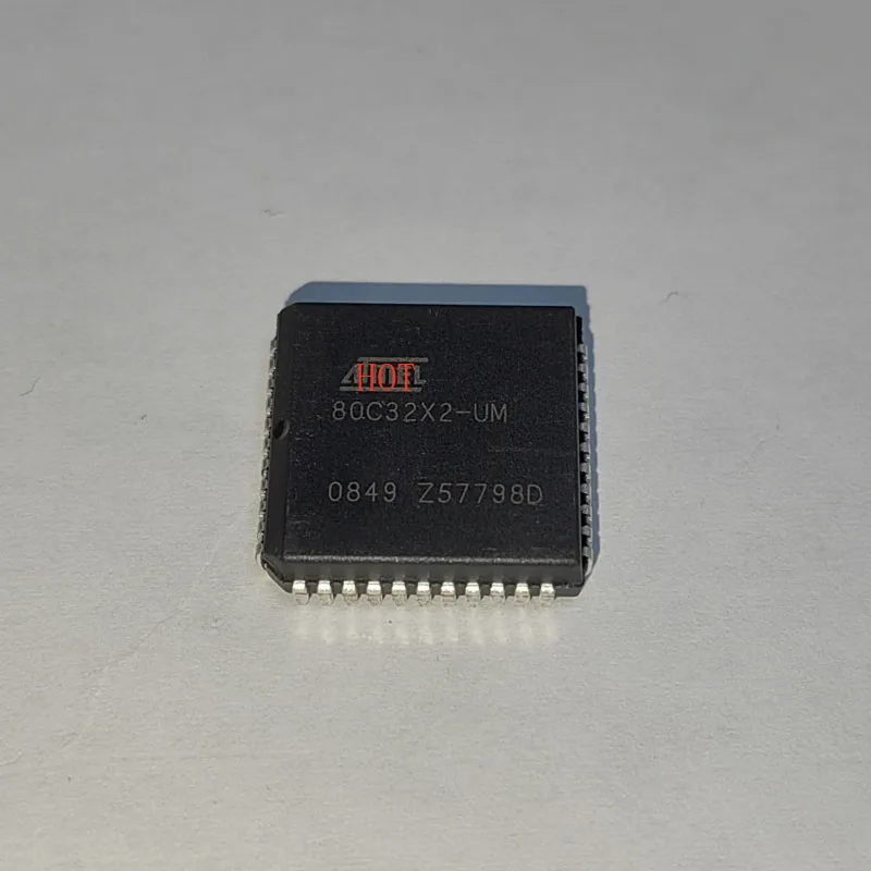 

1unids/lote AT80C32X2-UM PLCC44 100%, новый, оригинальный