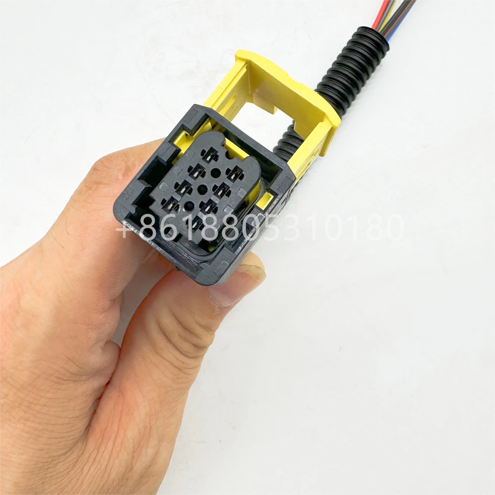 8-pin electrical connector of urea pump Suitable for Scania Mercedes Freightliner trucks A0001407878 A0001405378