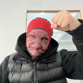 Maschera realistica per Halloween a copertura totale del viso: unisex, leggera, in poliestere traspirante. Perfetto per feste, scherzi e uso in tutte le stagioni.