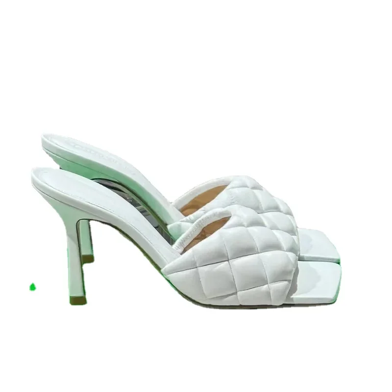 Square head flip flop retro high heels for women's summer 2024 new network infrared wearing open toe slim heel sandals