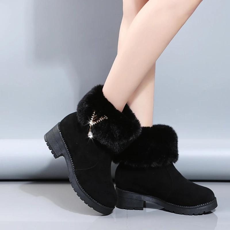 

Женские ботинки для снежной погоды, Красивые Зимние новые стильные бархатные короткие ботинки на среднем каблуке, из флока, на плоской подошве, повседневные короткие ботинки