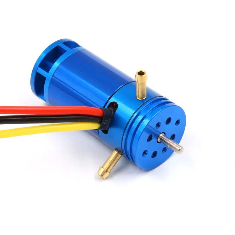 Gros plan sur l'étiquette du moteur RC Brushless 2862 indiquant les spécifications KV.