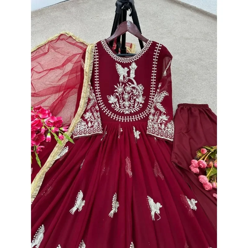 ε и  ÷ Ÿ  Ÿ Ʈ, Salwar Kameez ڼ