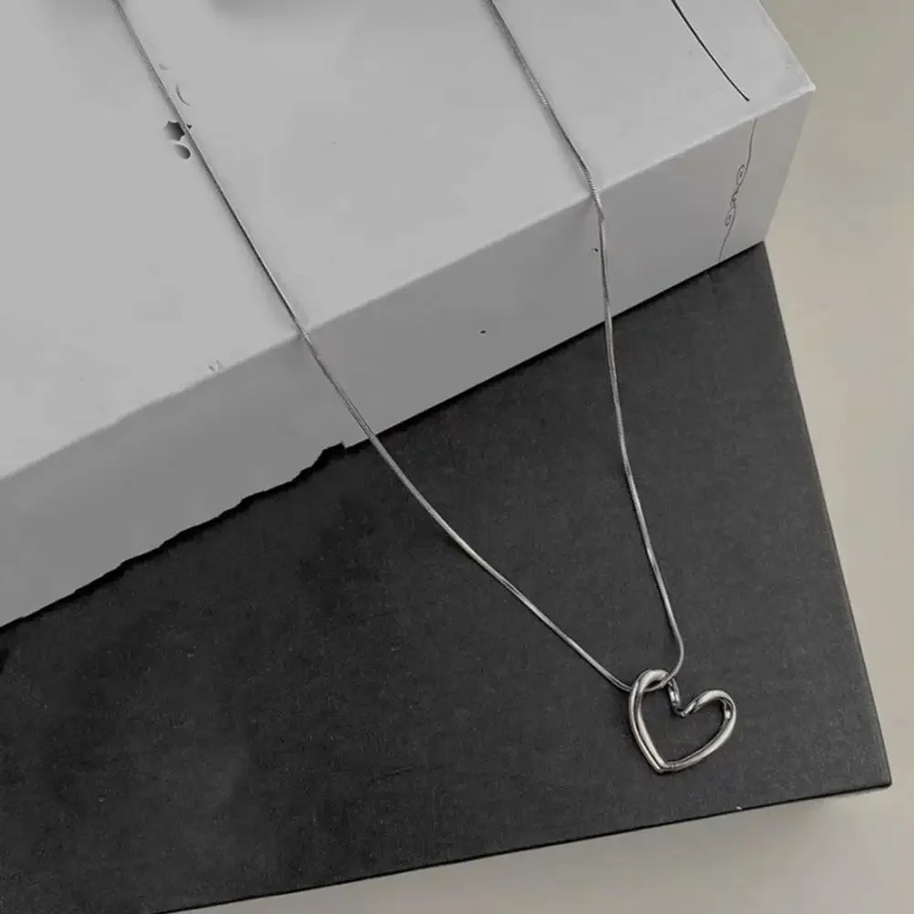 Elegant Hollow Heart Pendant Necklace Adjustable Length Jewelry for Women Wear Parties Pendant