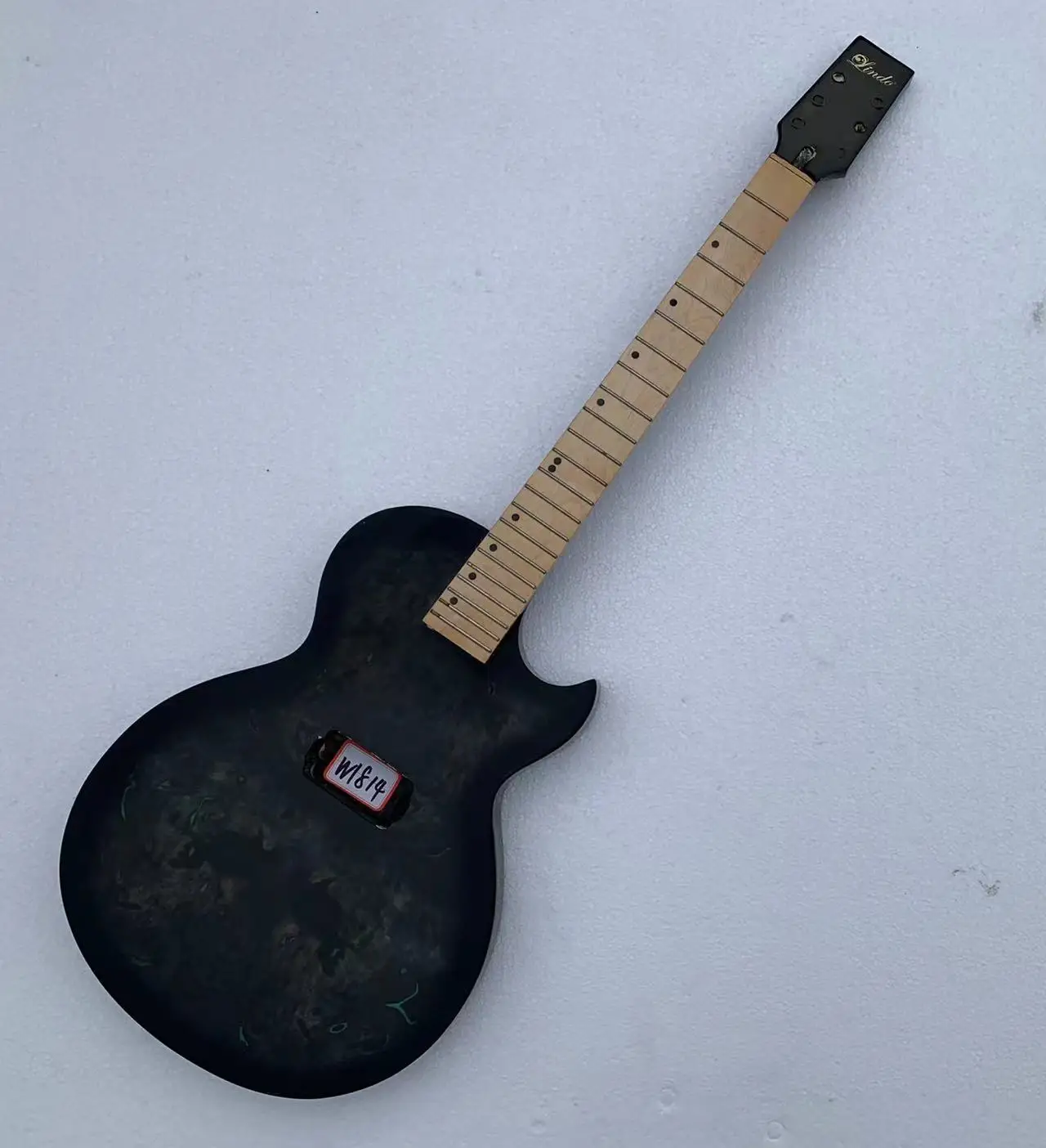 

Сделай Сам пользовательские 6 струн электрическая гитара с красивым дизайном без Hardwares в наличии скидка Бесплатная доставка W1814