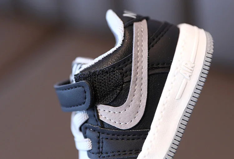 2025 Fashion Cool Baby Casual Shoes Solid All Seasons Infant Tennis 5 Stars Excellent Toddlers Classic Girls Boys Sneakers S58cf4392d72d47449f640c25beb72b402