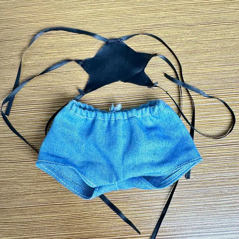 thumbnail image 1 of LLavero de estrella de cinco puntas para muñeca, accesorios bonitos de 17cm para Labubu, ropa de pato enfadado, color negro, 1 of 5