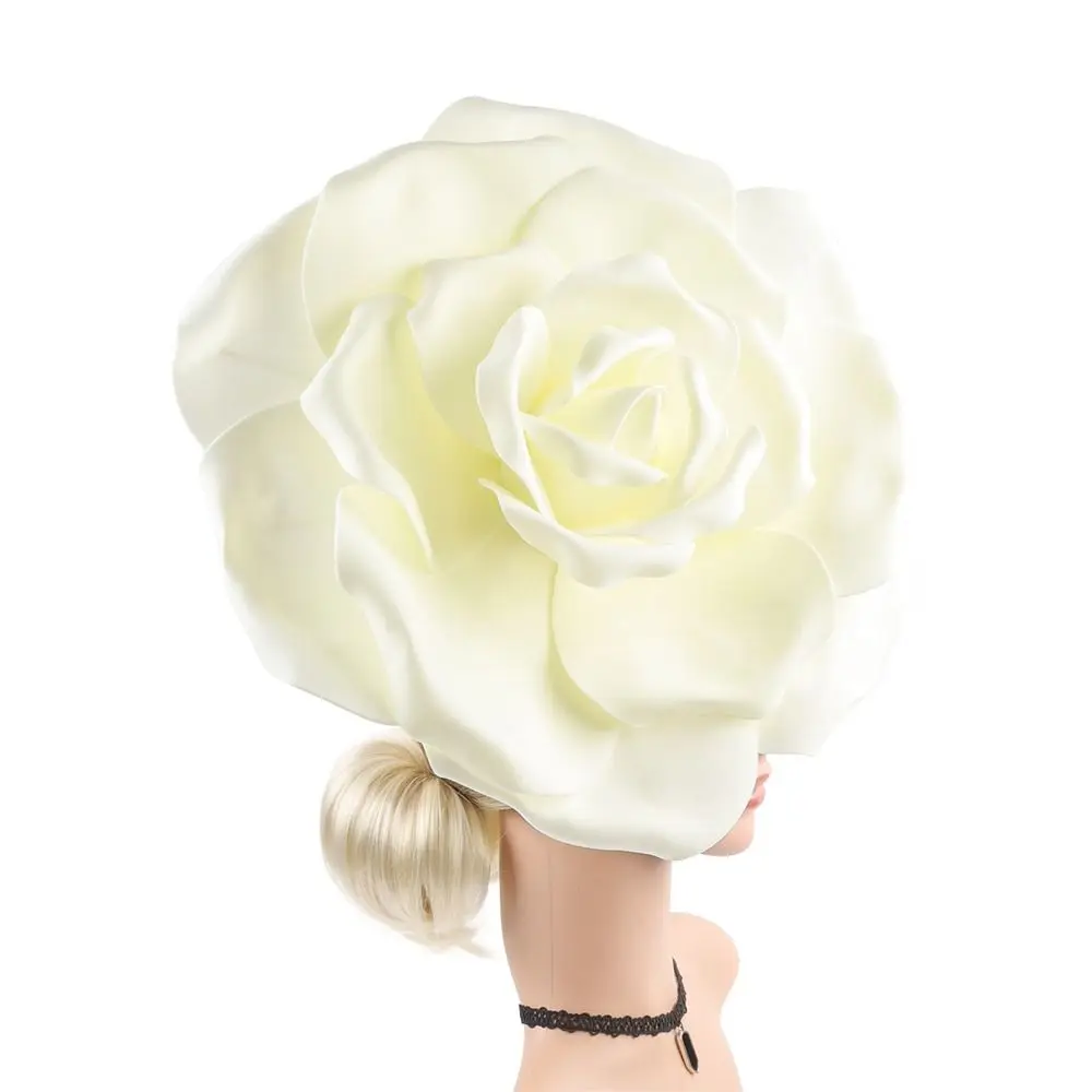 Übertriebene Rosenblumen-Fascinator-Hut, Teeparty, Cocktail, Jockey-Club, Make-up, Abschlussball, Fotoshooting, Blumen-Stirnbänder, Hochzeit, Braut – Detail 12