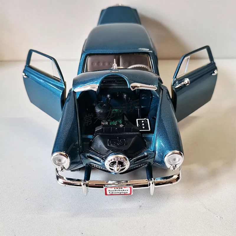 飾り台ミニチュアカーThe Classic Cars of the 50's Amazon.com: Beistle 50's Cruisin' Car Centerpiece : Home