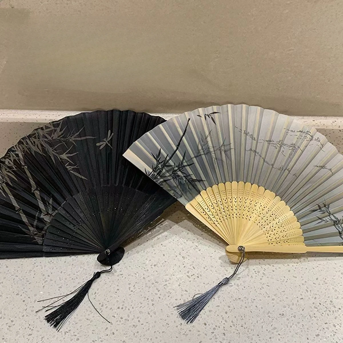 

1pc Vintage Folding Fans Wedding Party Favor Supplies Chinese Dance Home Party Folding Decorative Fans