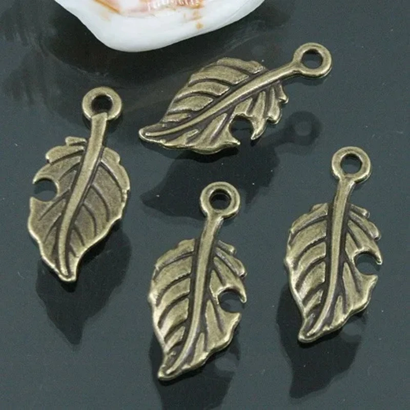 

20pcs antiqued bronze color leaf with veins charms EF0540