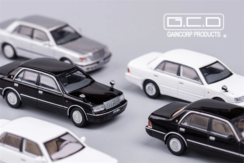 

GCD 1:64 Crown 155 BLACK /White Diecast Model Car