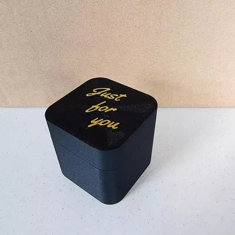 Christmas Interesting Prank Gift Middle Finger In Box Christmas Box Funny Creative Gifts Office Desk Decoration Home Decoration christmas prank gift