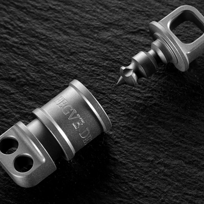 Creative Quick Release Double Hole Car Key Chain High End Titanium Alloy Men's Multifunctional Keychain EDC Connection Key Ring