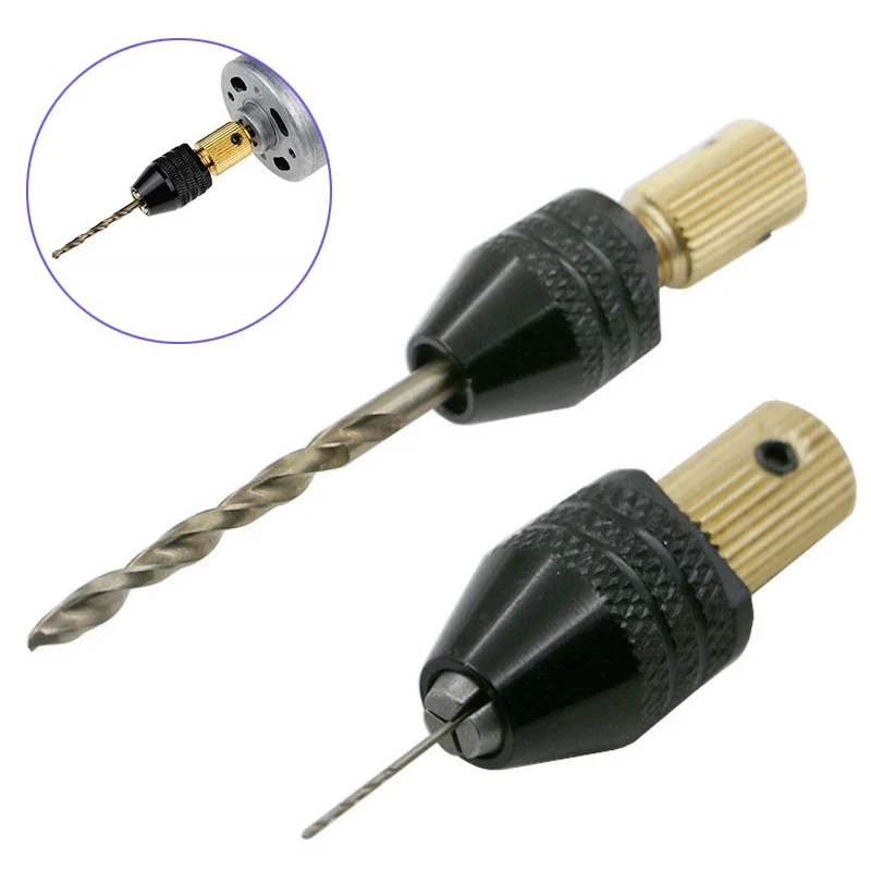 Ogli va onasi bilan porno tomosha qilish Isyonchilardan yalangoch Hera