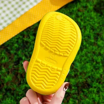 الصيف الاطفال ShoesSandals ثقب حذاء للأطفال النعال لينة المضادة للانزلاق الكرتون تصميم ثقب حذاء طفل ساندي بيتش للبنين بنات 6