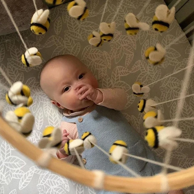 Carillon éolien suspendu, hochet, boules d'abeille de dessin animé