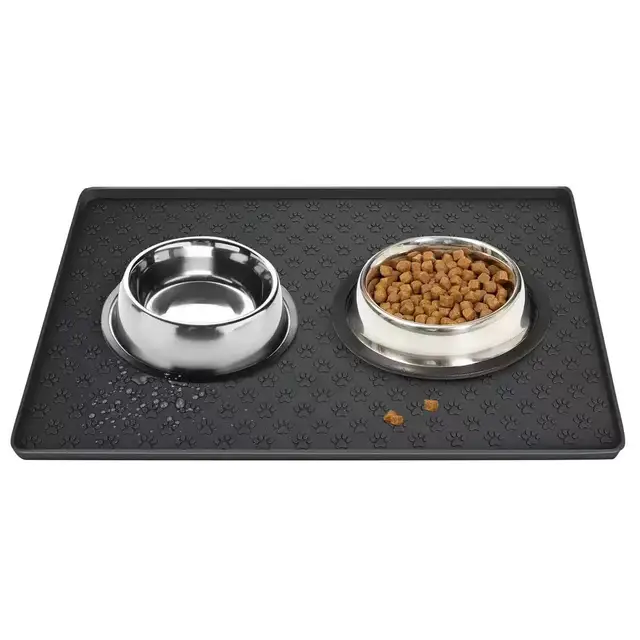 Pet dog feeding mat, made of silicone material, easy to clean, rectangular cat and dog meal mat with raised edges 5