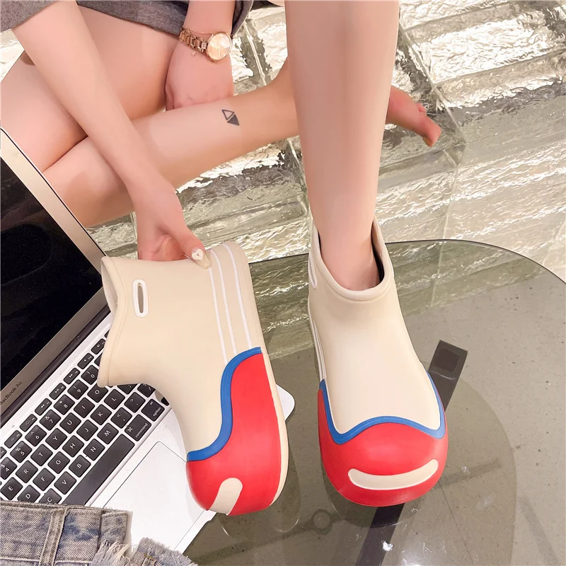 

Cartoon Rain Shoes Candy Color Fashion Couple Rain Boots In The Thick Sole Four Season Waterproof Slippers for Women and Men New