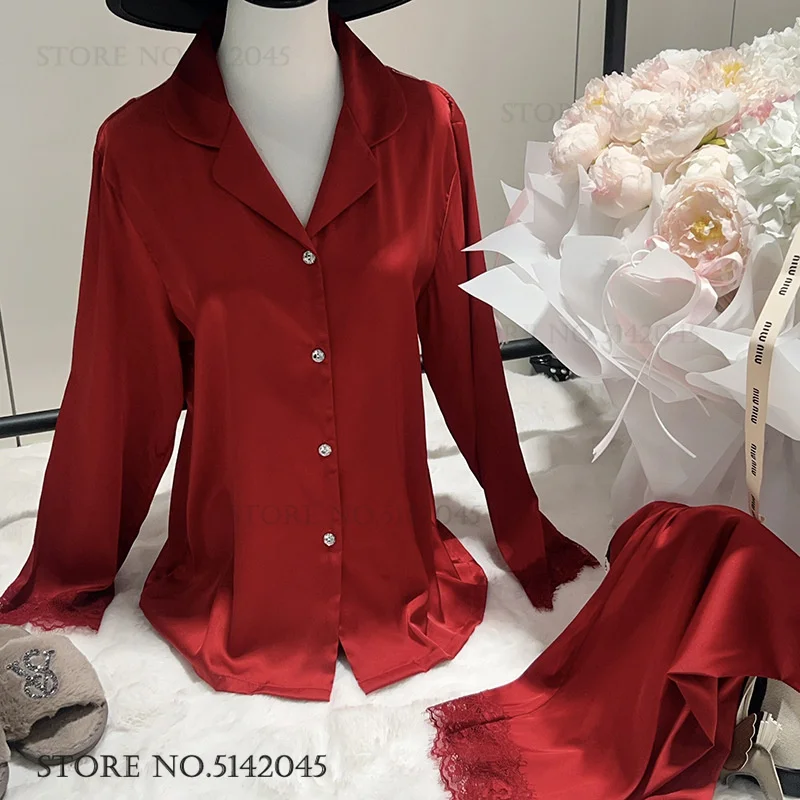 طقم بيجامة حرير عنابي دانتيل نسائي