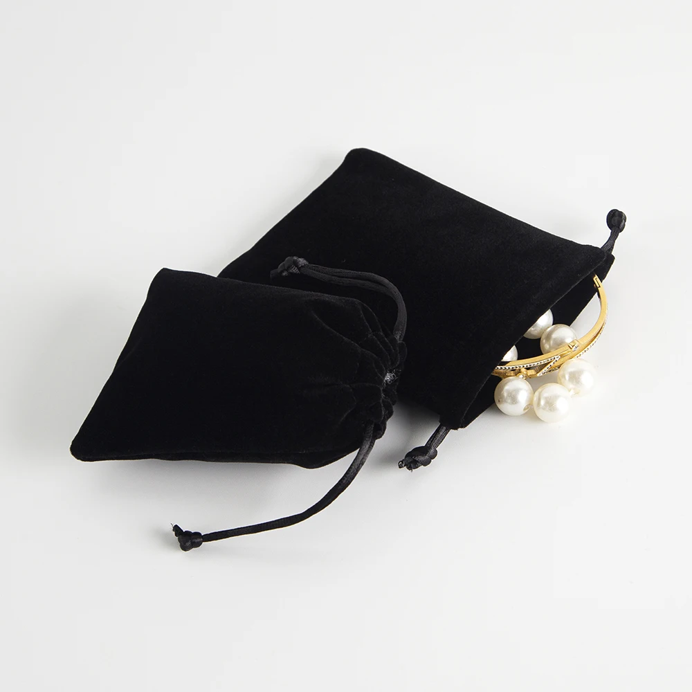 Grace U/韓国単独/Tiana Velvet Pouch Bag (Black) Grace U/韓国単独/Tiana Velvet Pouch Bag (Black) (Grace U