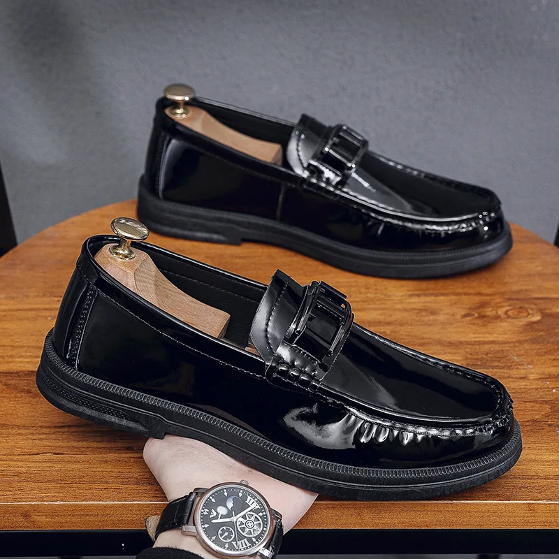 

New Men's Casual Leather Shoes British Low-top Soft Bottom Patent Leather Black Leather Shoes with Men's Single Shoes Loafers