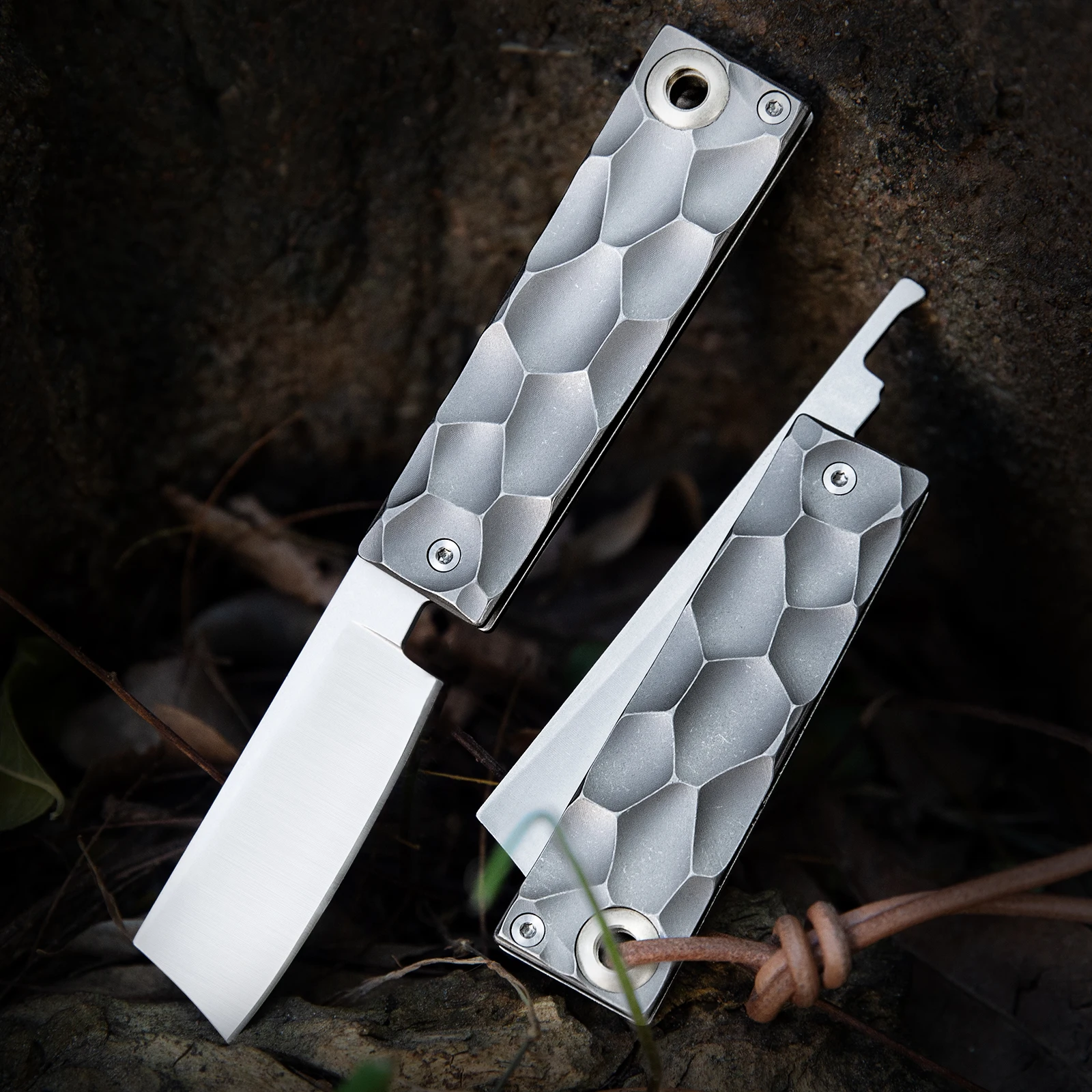 

Portable Folding Knife Titanium Alloy Utility Knife Outdoor Camping Small Tool Knife 440c Blade Self-defense Sharp Cutting Knife