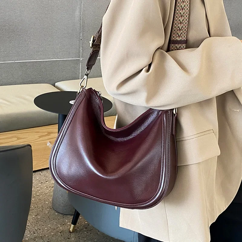 

Fashion all-in-one shoulder bag large capacity crossbody bag female niche leather shoulder bag simple cowhide bag