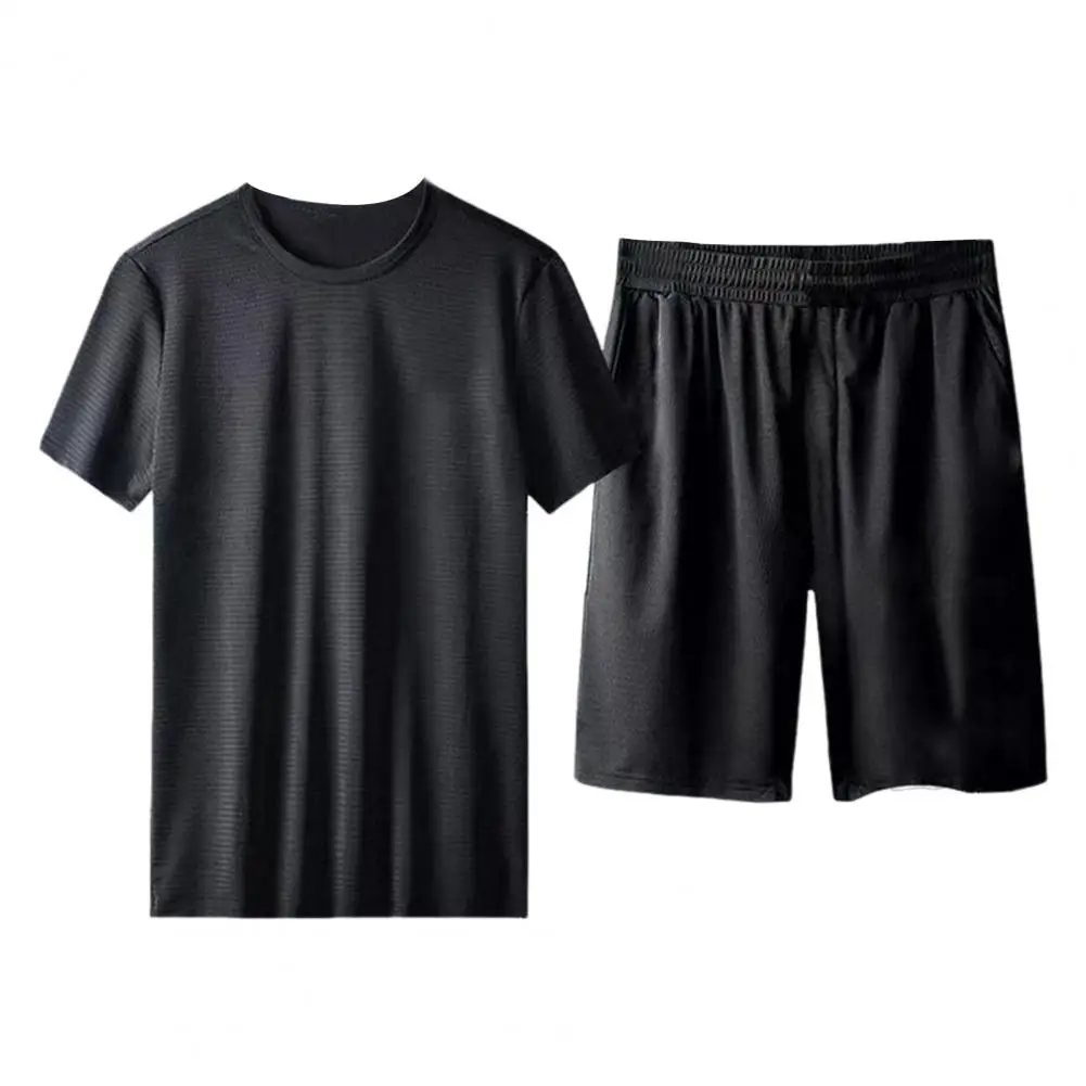 

Fitness Sports Outfit Men's Casual O-neck T-shirt Wide Leg Shorts Set Solid Color Sportswear Outfit with Elastic Waist Loose Fit