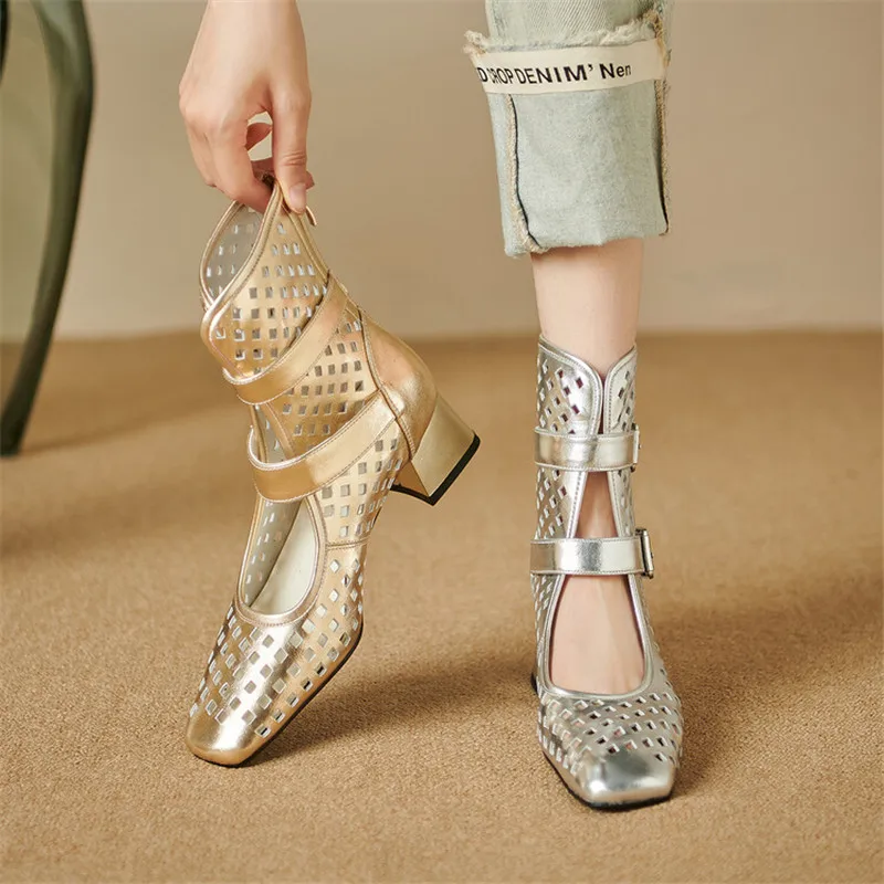 Sandales d'Été à Talons Épais et Carrés pour Femme Chaussures Ajourées à la Mode, Bottes en Maille, Nouvelle Collection 1 Sandales d'Été à Talons Épais et Carrés pour Femme Chaussures Ajourées à la Mode, Bottes en Maille, Nouvelle Collection 1