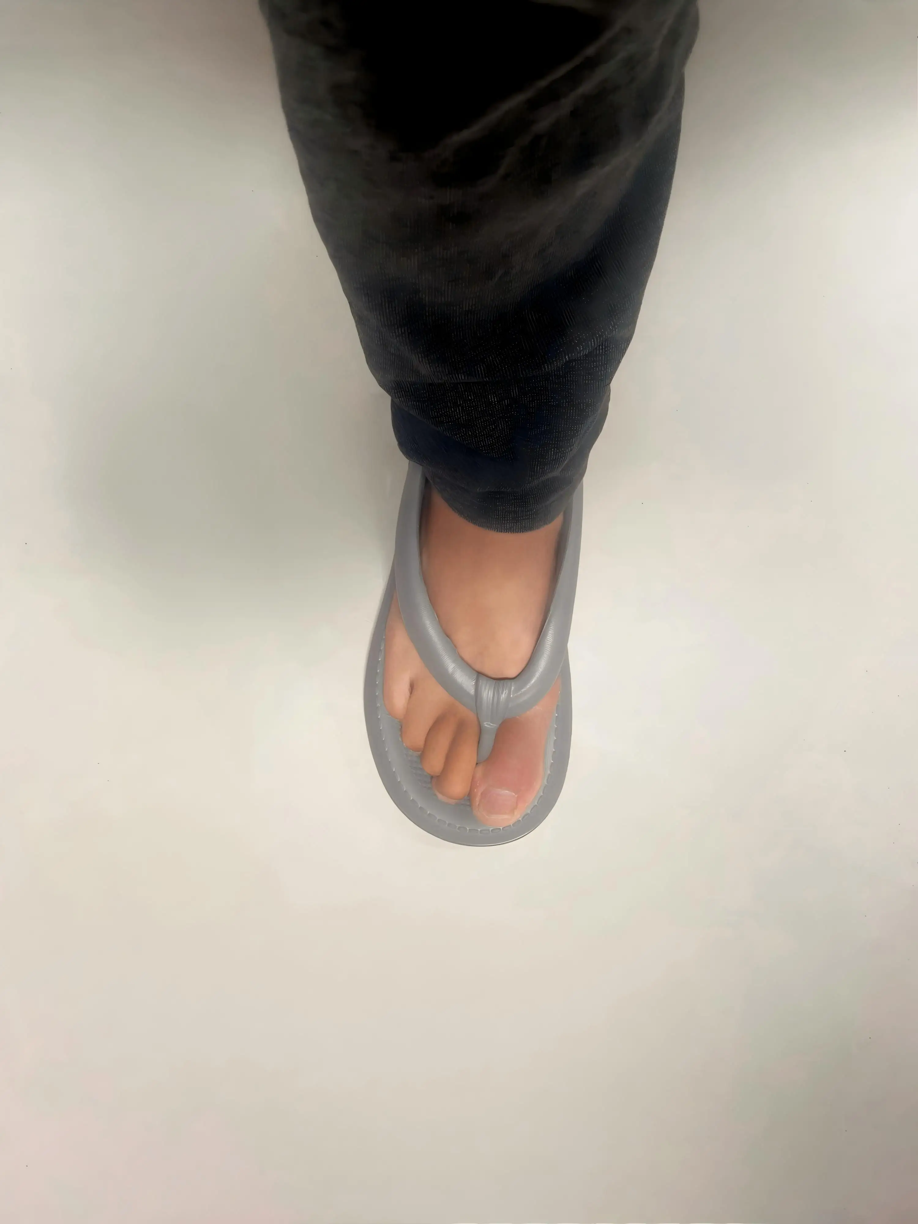 Damen-Flip-Flops, die sich anfühlen wie auf Scheiße zu treten, Damen-Sommer-Outdoor-Sandalen, rutschfeste Damen-Strandpantoffeln mit weicher Sohle und Absatz, trendige Damen-Sandalen – Detail 6