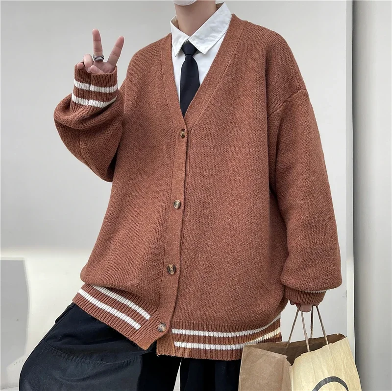 2024 herbst Winter Faul Mode High-end-Strickjacke Temperament V-ausschnitt Trendy Casual Vielseitig Lose männer Lange Ärmeln pullover – Detail 3