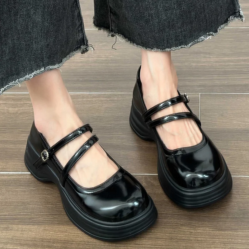 Spring Autumn Womens Shoes Platform Chunky Patent Leather Pumps Woman Ankle Strap Thick Bottom Dress Shoes Ladies English Style