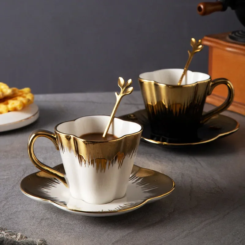 

Hot Selling Nordic Entry Luxury Ceramic Petal Coffee Cup and Saucer Home Afternoon Tea Black Tea Scented Tea Couple Cup