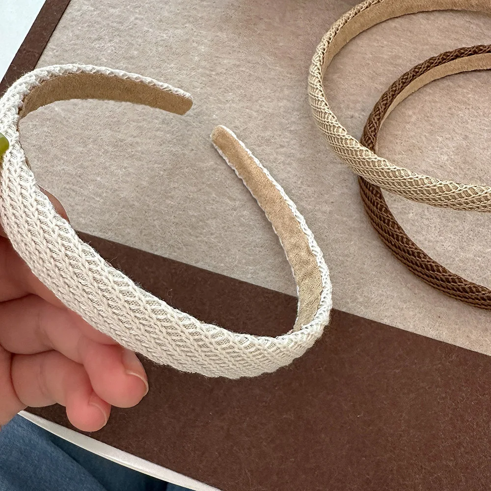 Рисунок 3 - Обруч для волос в стиле ретро для